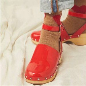 Unalira x Free People Kaia Red Patent Leather Clogs sz 38 NWOT